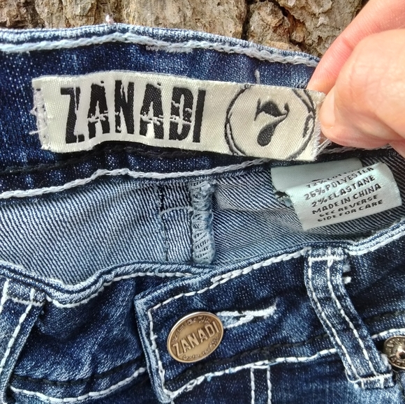 ⬇️ Price Drop!⬇️ZanaDi Skinny Jean in size 7 - Picture 3 of 7